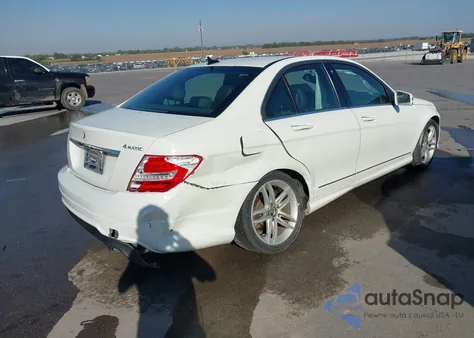 2012 Mercedes-Benz C 300 Luxury 4Matic/Sport 4Matic из США, поврежденный, VIN WDDGF8BB0CA732420